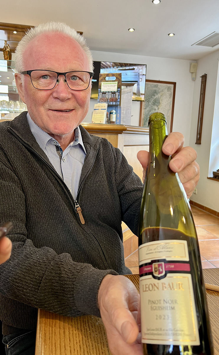 Aksel Kiilerich præsenterer en skøb vin til en vinsmagning