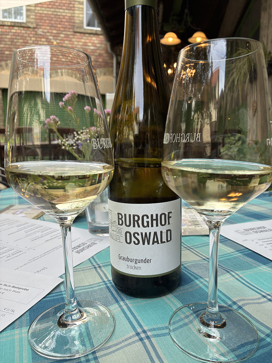Burghof Oswald dejlig hvidvin i sommervarmen