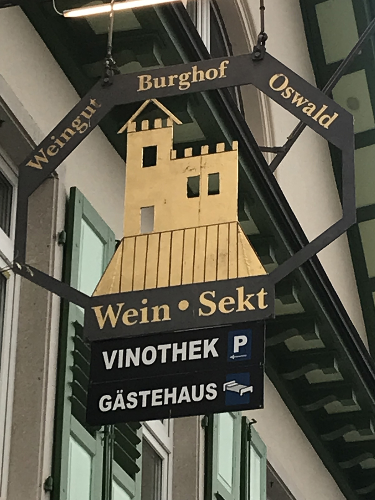 Weingut Burghof Oswald Leverandør til Kiilerich Vine